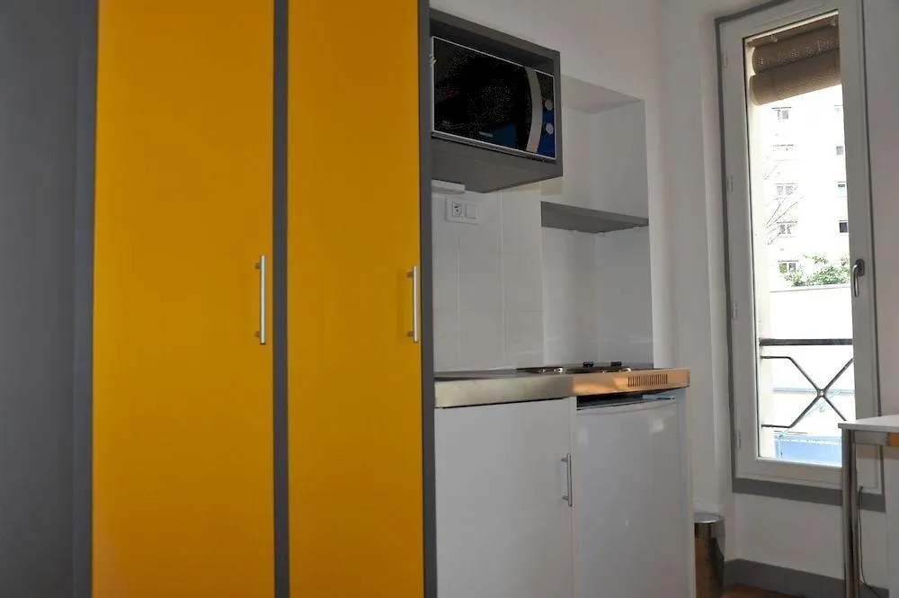 De La Mare 3*