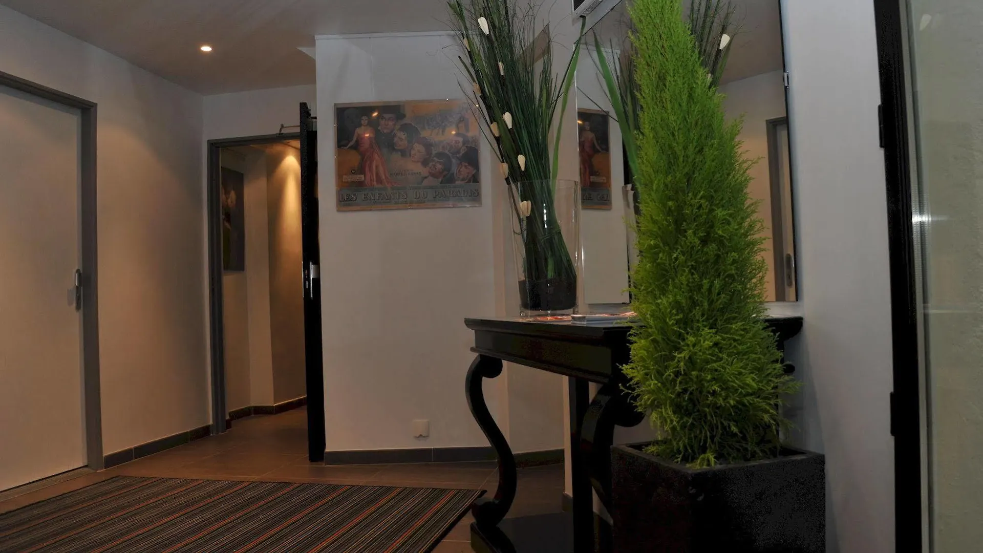 De La Mare 3*